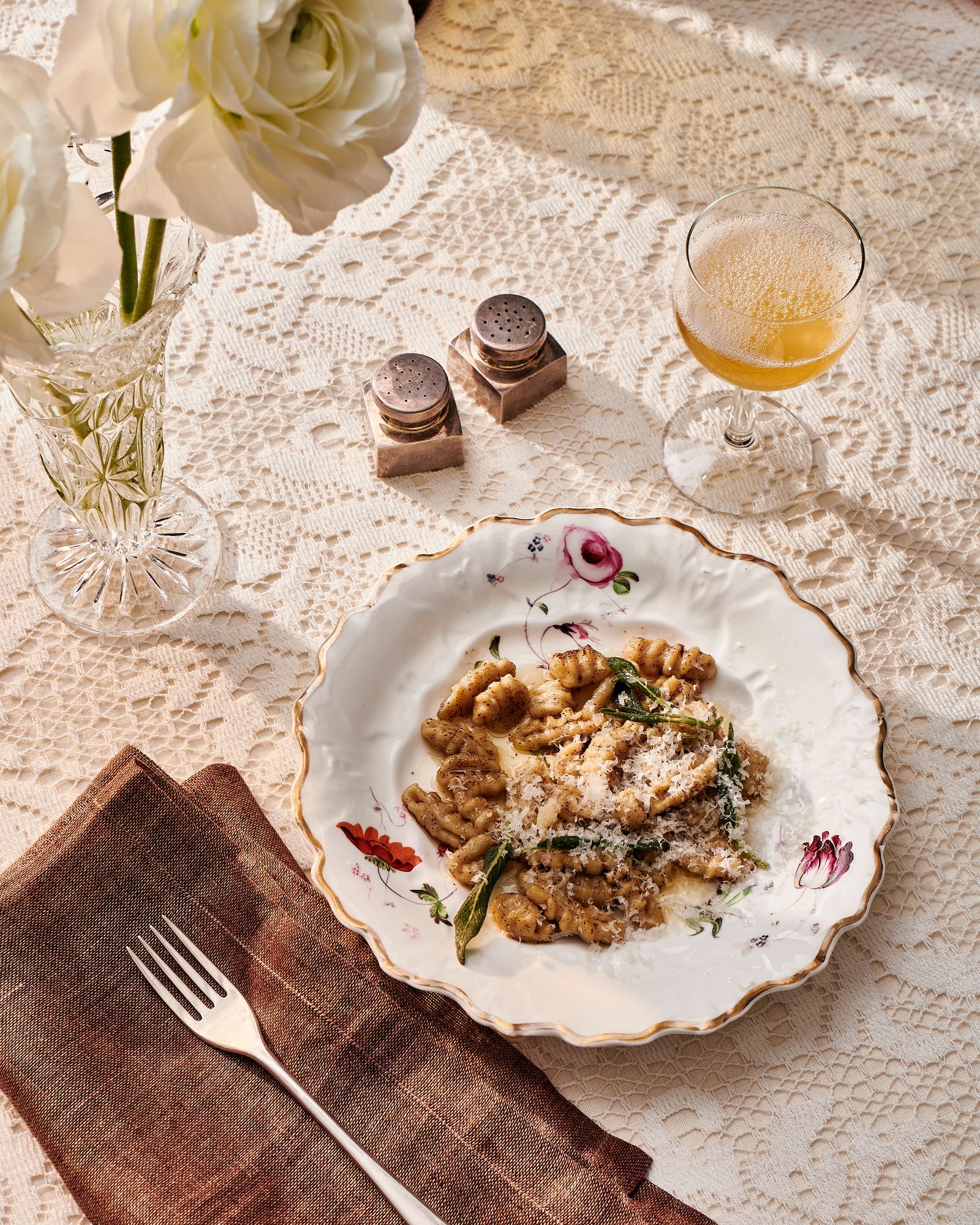 Gastronomy in Motion: Creating Tourist Itineraries Focused on Culinary Experiences