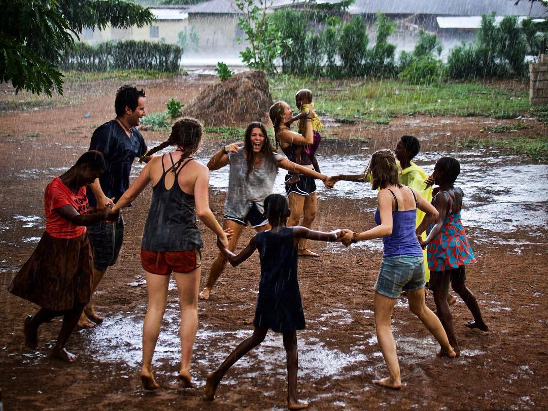 Volunteering Experiences: How to Enrich Your Itinerary with Social Impact Activities